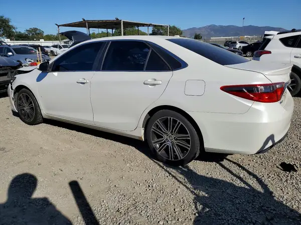 4T1BF1FK9GU542153 2016 TOYOTA CAMRY - Image 2