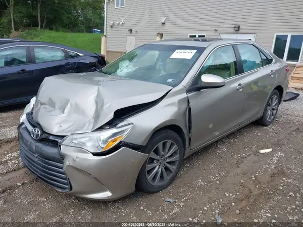 4T1BF1FK9GU546221 2016 TOYOTA CAMRY - Image 2