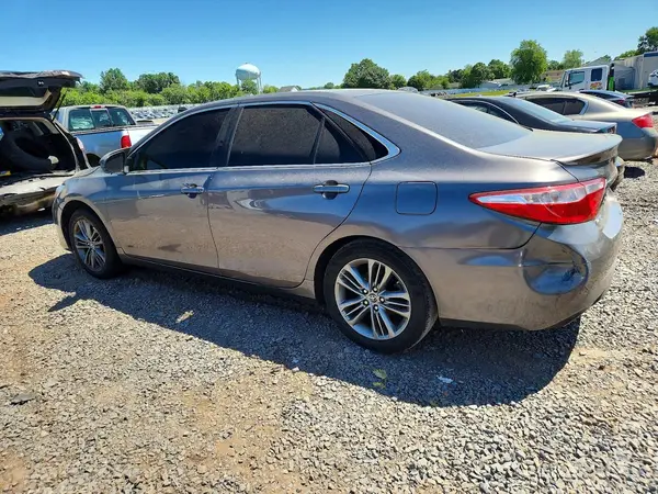 4T1BF1FK9GU547112 2016 TOYOTA CAMRY - Image 2