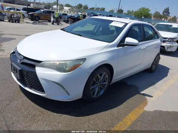 4T1BF1FK9GU547255 2016 TOYOTA CAMRY - Image 2