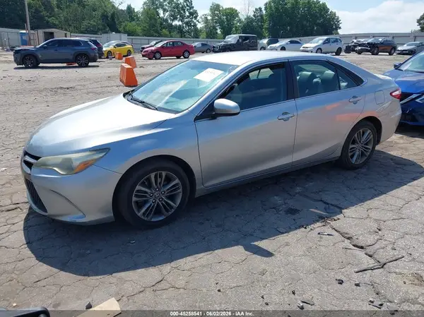 4T1BF1FK9GU549913 2016 TOYOTA CAMRY - Image 2