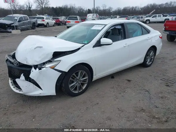 4T1BF1FK9GU551113 2016 TOYOTA CAMRY - Image 2