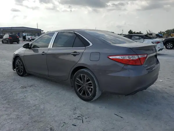 4T1BF1FK9GU551547 2016 TOYOTA CAMRY - Image 2