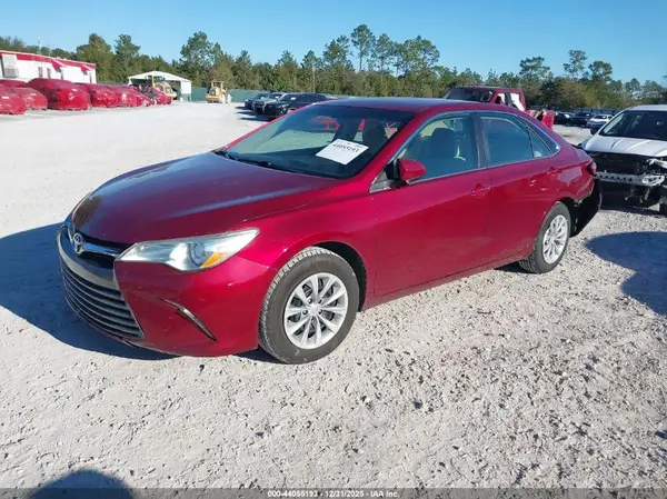 4T1BF1FK9GU551886 2016 TOYOTA CAMRY - Image 2