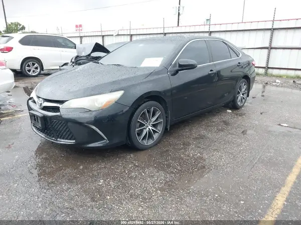 4T1BF1FK9GU554190 2016 TOYOTA CAMRY - Image 2