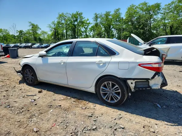 4T1BF1FK9GU556876 2016 TOYOTA CAMRY - Image 2