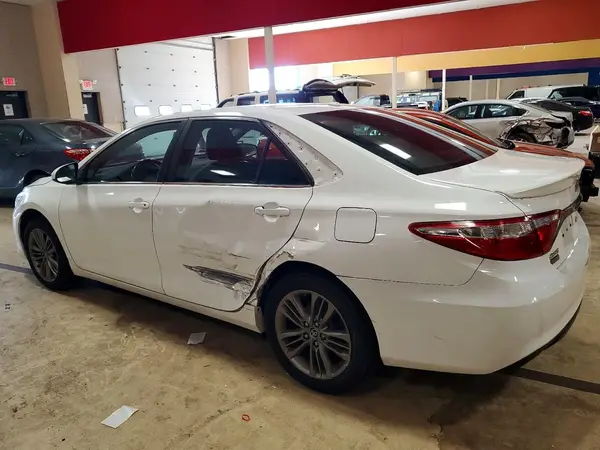 4T1BF1FK9GU557137 2016 TOYOTA CAMRY - Image 2