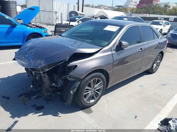 4T1BF1FK9GU558241 2016 TOYOTA CAMRY - Image 2