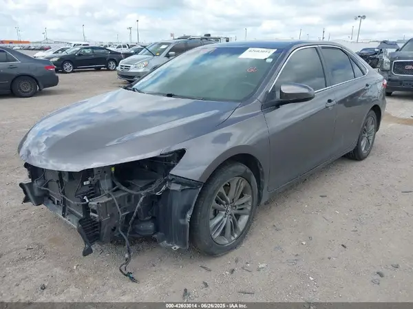 4T1BF1FK9GU563004 2016 TOYOTA CAMRY - Image 2
