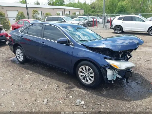4T1BF1FK9GU565772 2016 TOYOTA CAMRY - Image 1