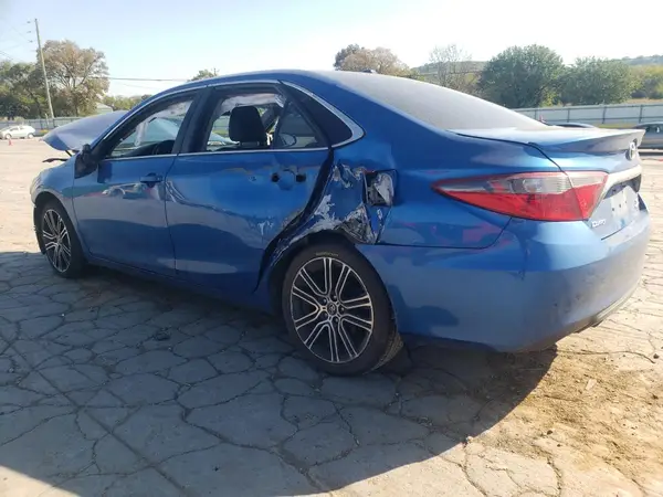 4T1BF1FK9GU565996 2016 TOYOTA CAMRY - Image 2