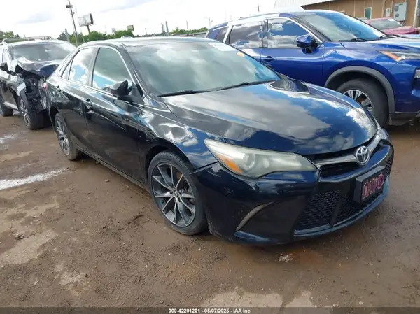 4T1BF1FK9GU566985 2016 TOYOTA CAMRY - Image 1