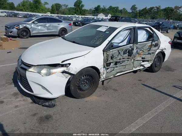4T1BF1FK9GU568042 2016 TOYOTA CAMRY - Image 2
