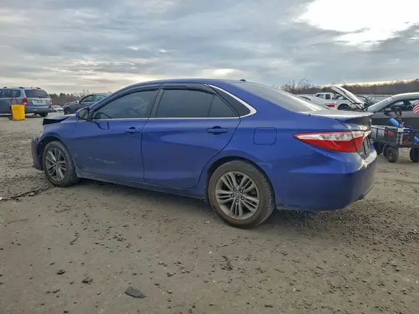 4T1BF1FK9GU568140 2016 TOYOTA CAMRY - Image 2