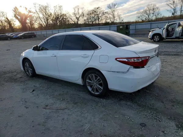 4T1BF1FK9GU568445 2016 TOYOTA CAMRY - Image 2