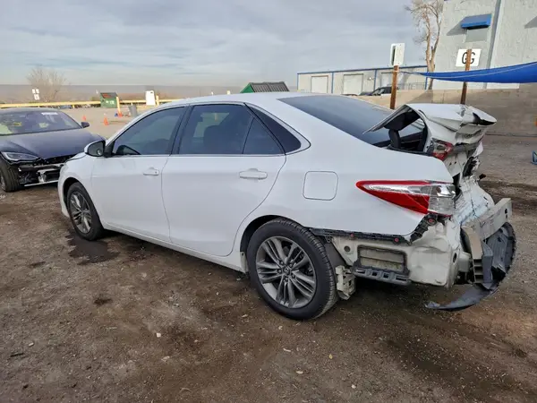 4T1BF1FK9GU570325 2016 TOYOTA CAMRY - Image 2