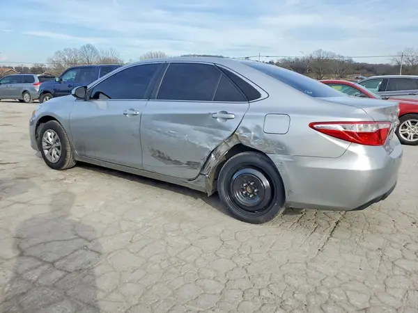 4T1BF1FK9GU572611 2016 TOYOTA CAMRY - Image 2