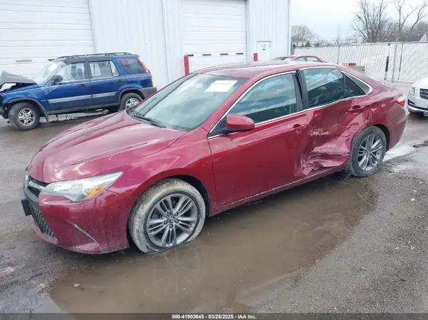 4T1BF1FK9GU574486 2016 TOYOTA CAMRY - Image 2