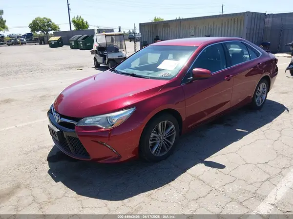 4T1BF1FK9GU574925 2016 TOYOTA CAMRY - Image 2