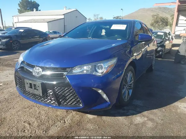 4T1BF1FK9GU576500 2016 TOYOTA CAMRY - Image 2