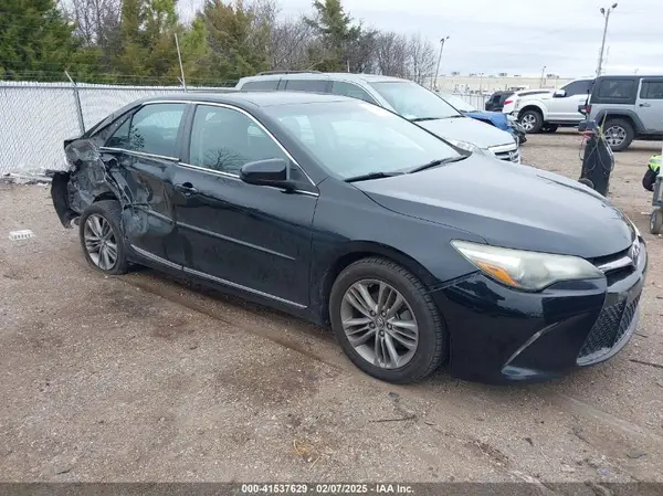 4T1BF1FK9GU579381 2016 TOYOTA CAMRY - Image 1