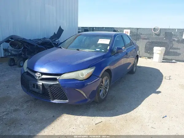4T1BF1FK9GU580224 2016 TOYOTA CAMRY - Image 2