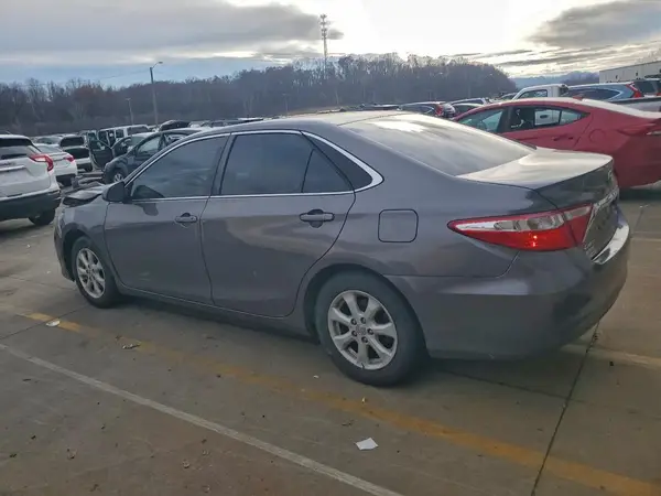 4T1BF1FK9GU587674 2016 TOYOTA CAMRY - Image 2
