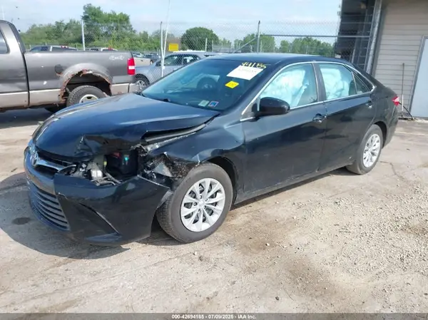 4T1BF1FK9GU591529 2016 TOYOTA CAMRY - Image 2