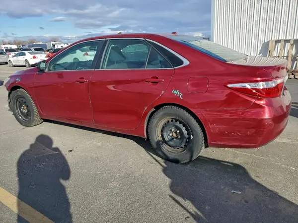 4T1BF1FK9GU592051 2016 TOYOTA CAMRY - Image 2