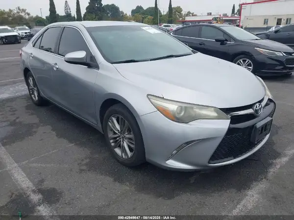 4T1BF1FK9GU592177 2016 TOYOTA CAMRY - Image 1