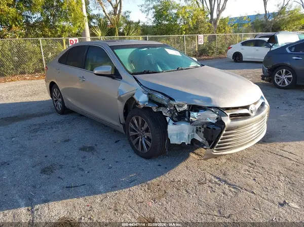 4T1BF1FK9GU593152 2016 TOYOTA CAMRY - Image 1
