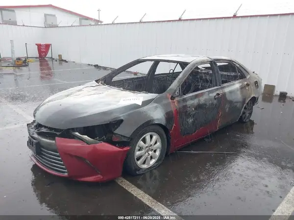 4T1BF1FK9GU597105 2016 TOYOTA CAMRY - Image 2