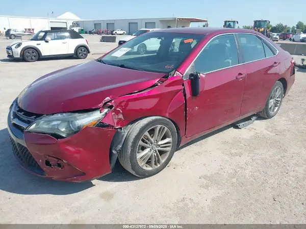 4T1BF1FK9GU597878 2016 TOYOTA CAMRY - Image 2