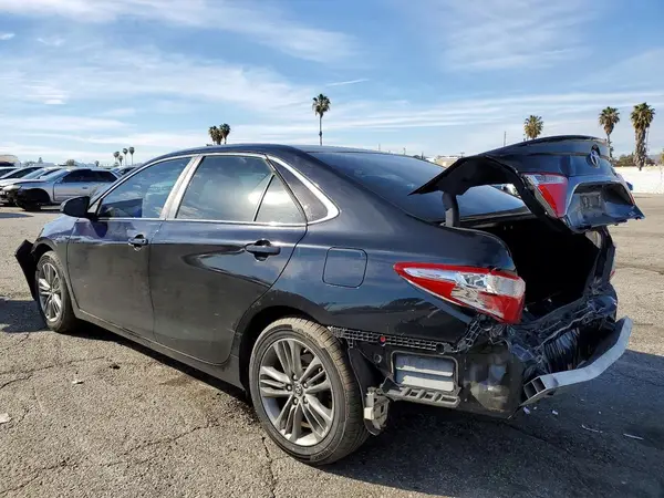 4T1BF1FK9GU600004 2016 TOYOTA CAMRY - Image 2