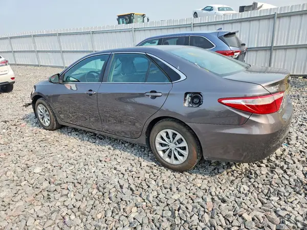 4T1BF1FK9GU600245 2016 TOYOTA CAMRY - Image 2