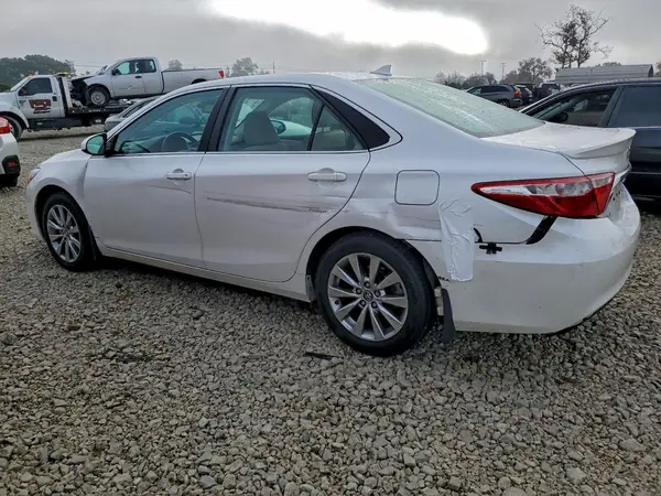 4T1BF1FK9GU602562 2016 TOYOTA CAMRY - Image 2