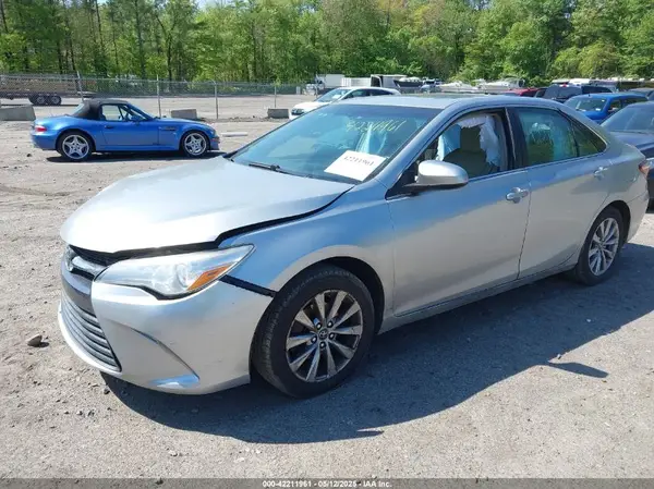 4T1BF1FK9GU604036 2016 TOYOTA CAMRY - Image 2