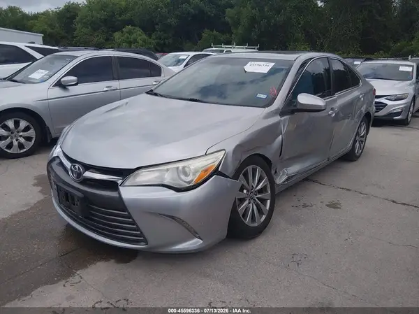 4T1BF1FK9GU604280 2016 TOYOTA CAMRY - Image 2