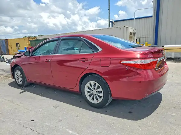 4T1BF1FK9GU605560 2016 TOYOTA CAMRY - Image 2
