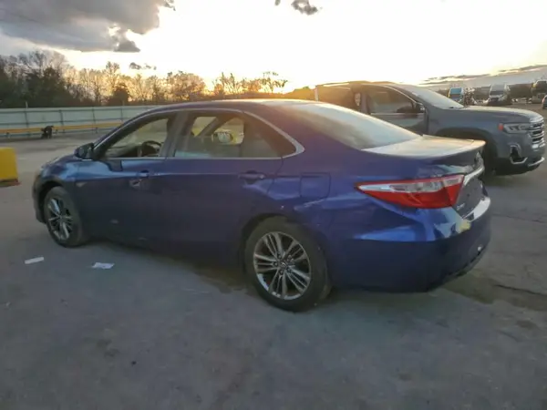4T1BF1FK9GU606983 2016 TOYOTA CAMRY - Image 2