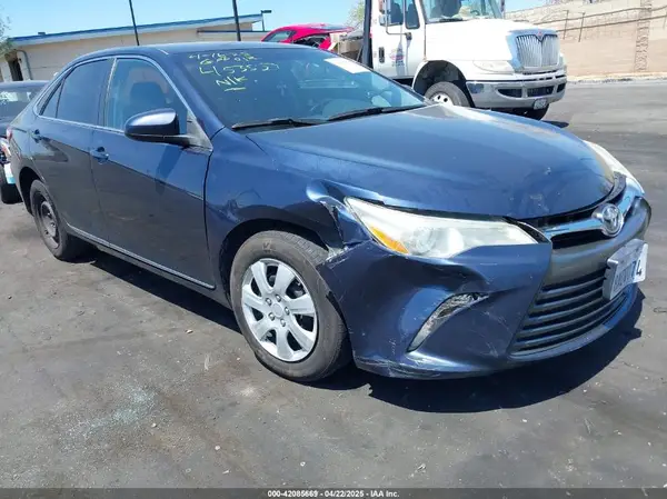 4T1BF1FK9GU607650 2016 TOYOTA CAMRY - Image 1