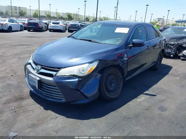4T1BF1FK9GU607650 2016 TOYOTA CAMRY - Image 2