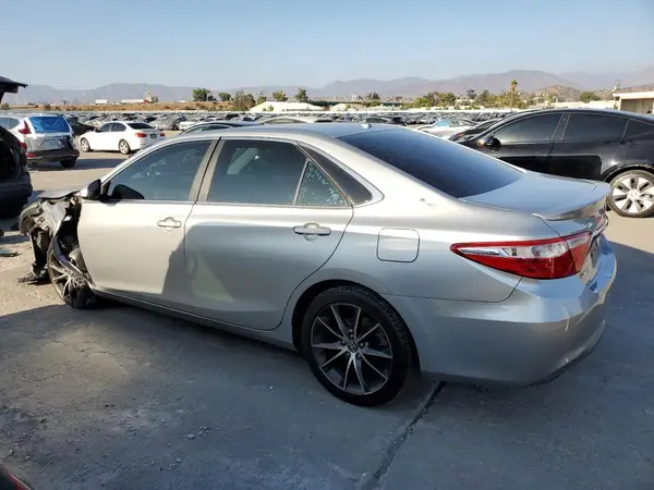 4T1BF1FK9GU607759 2016 TOYOTA CAMRY - Image 2