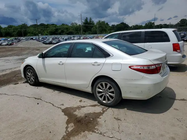4T1BF1FK9GU609964 2016 TOYOTA CAMRY - Image 2