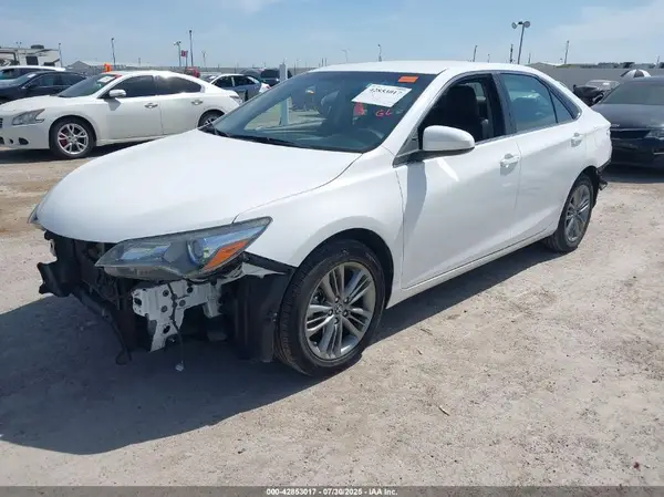 4T1BF1FK9GU610015 2016 TOYOTA CAMRY - Image 2