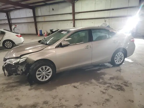 4T1BF1FK9GU610564 2016 TOYOTA CAMRY - Image 1