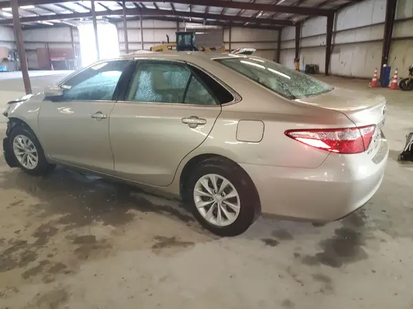 4T1BF1FK9GU610564 2016 TOYOTA CAMRY - Image 2
