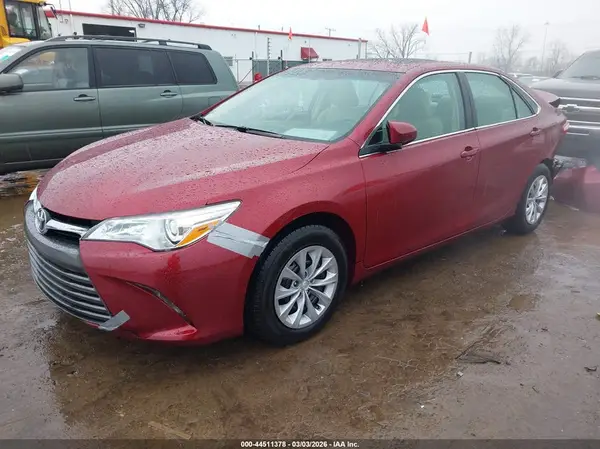 4T1BF1FK9GU610662 2016 TOYOTA CAMRY - Image 2