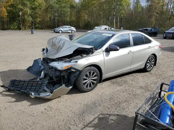 4T1BF1FK9GU614632 2016 TOYOTA CAMRY - Image 1