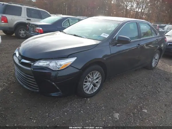 4T1BF1FK9GU615358 2016 TOYOTA CAMRY - Image 2